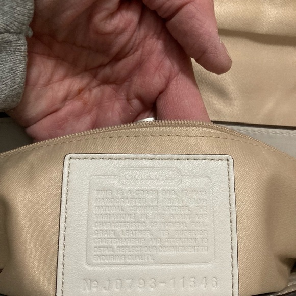 J0793-11546 Hampton Kisslock Shoulder Large Saddle Ivory Leather Satchel - Picture 2 of 7